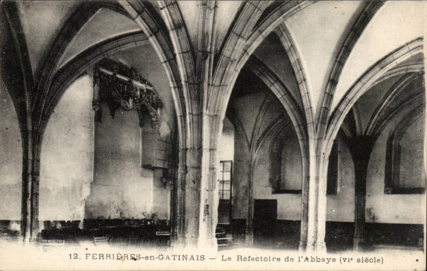 Tool bags in Gatinais CPA the refectory of the abbey