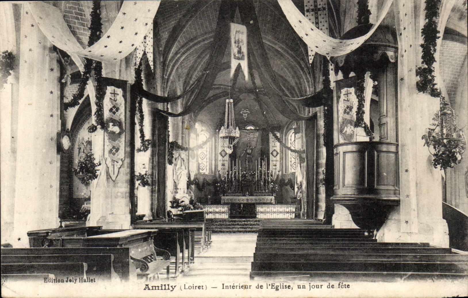 Amilly CPa Interior of the eglsy one feastday
