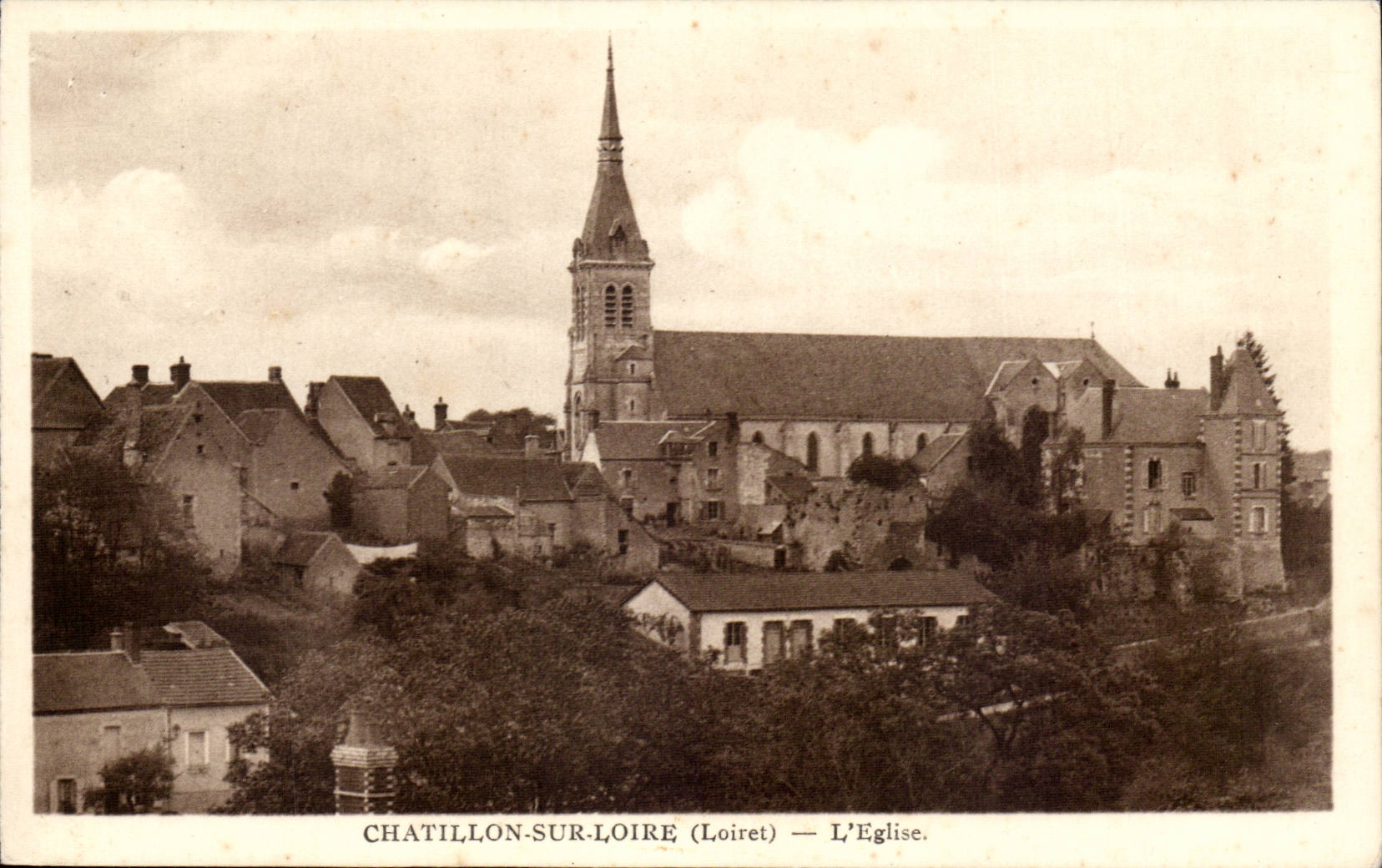 Chatillon on the Loire CPa the church
