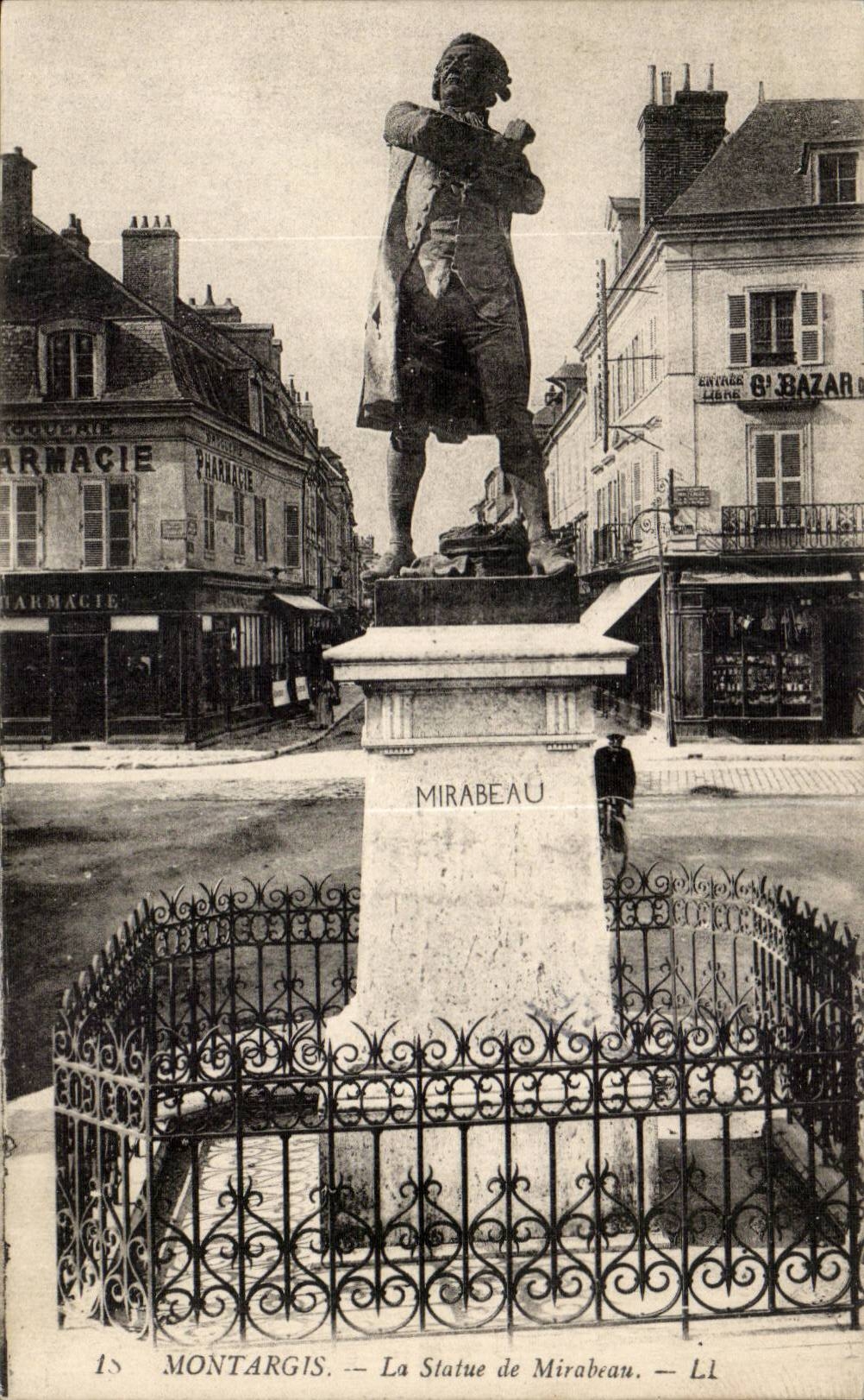 Montargis CPA Statue of Mirabeau