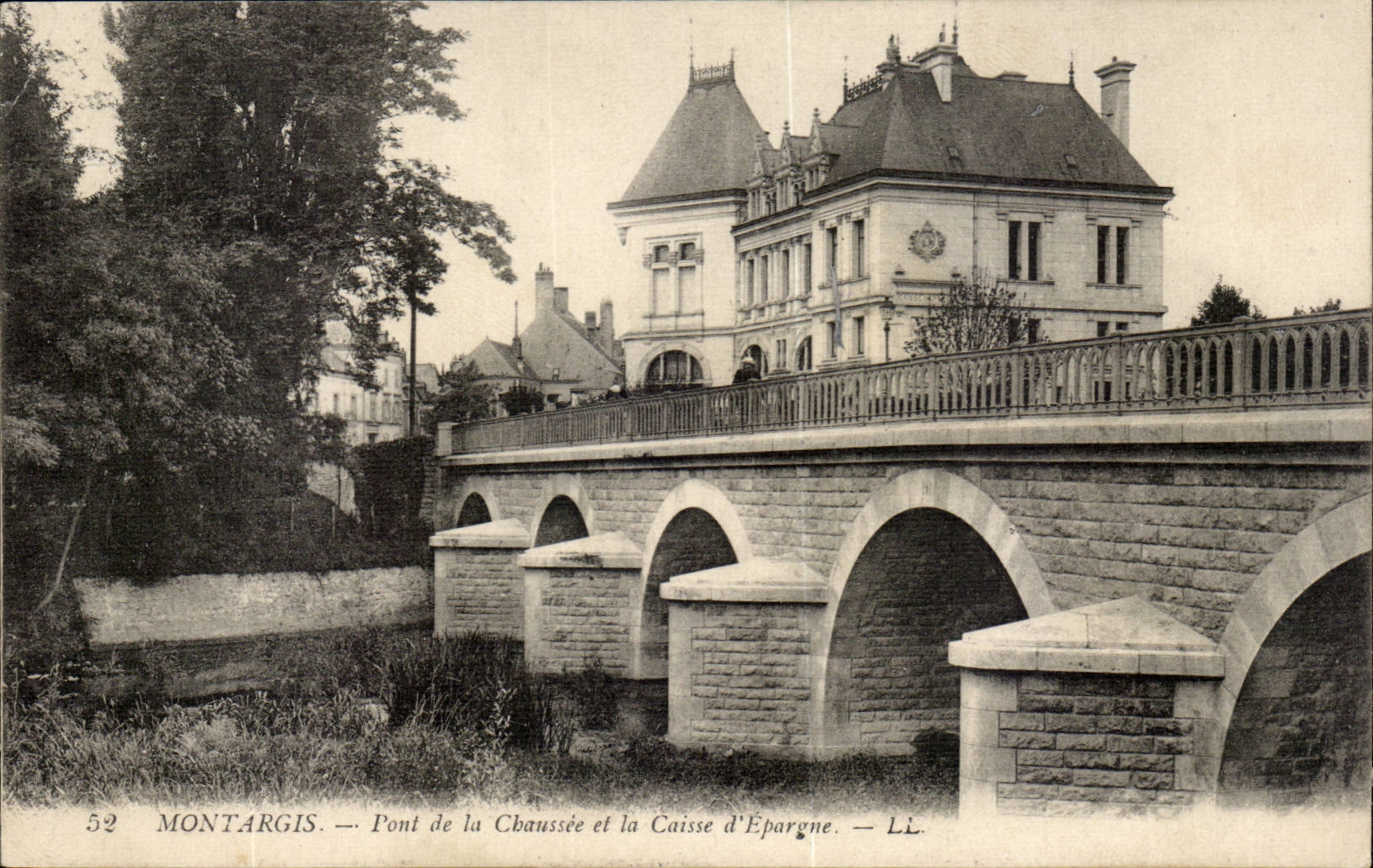 Montargis CPA Bridge of the roadway and the savings bank