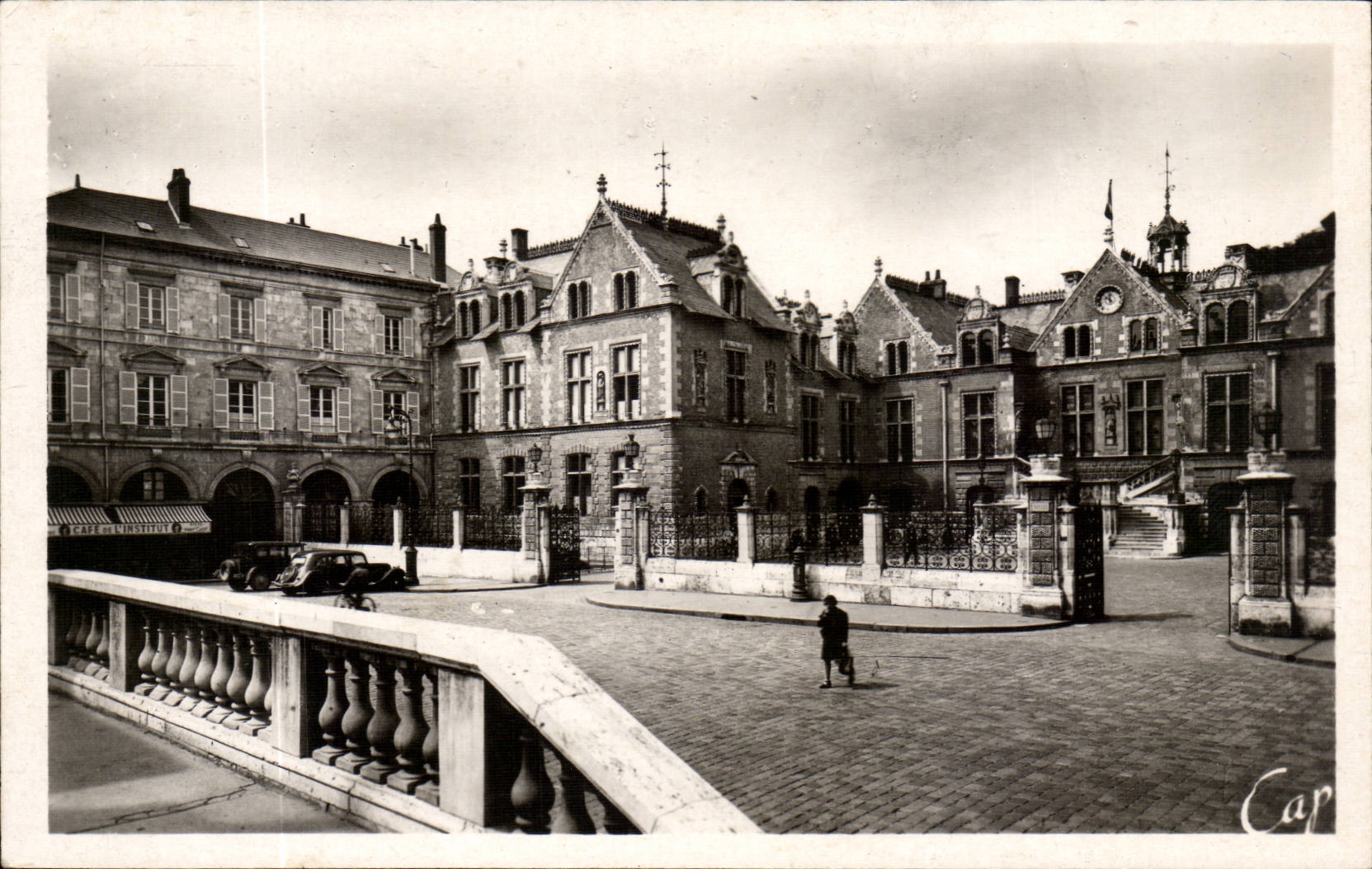 Orleans CPA the town hall places stage