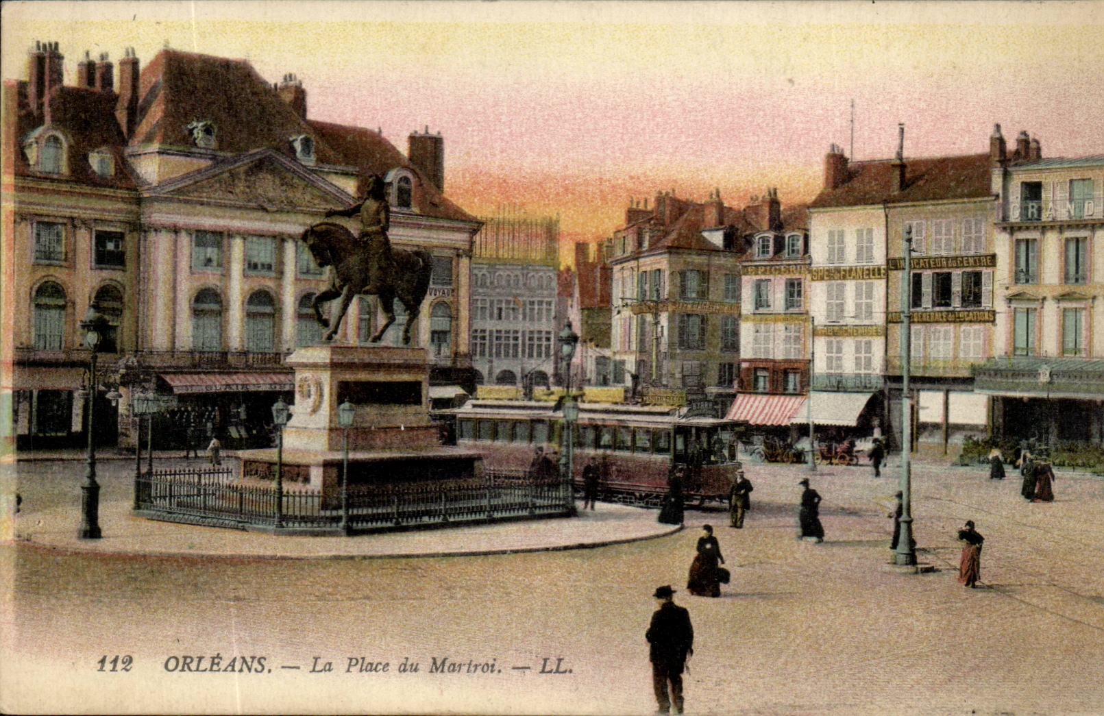Orleans CPA the place of Martroi (tram)