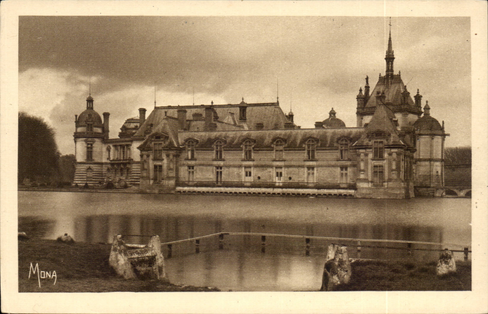 Chantilly - the Small Castle and the Tower of Treasury CPA
