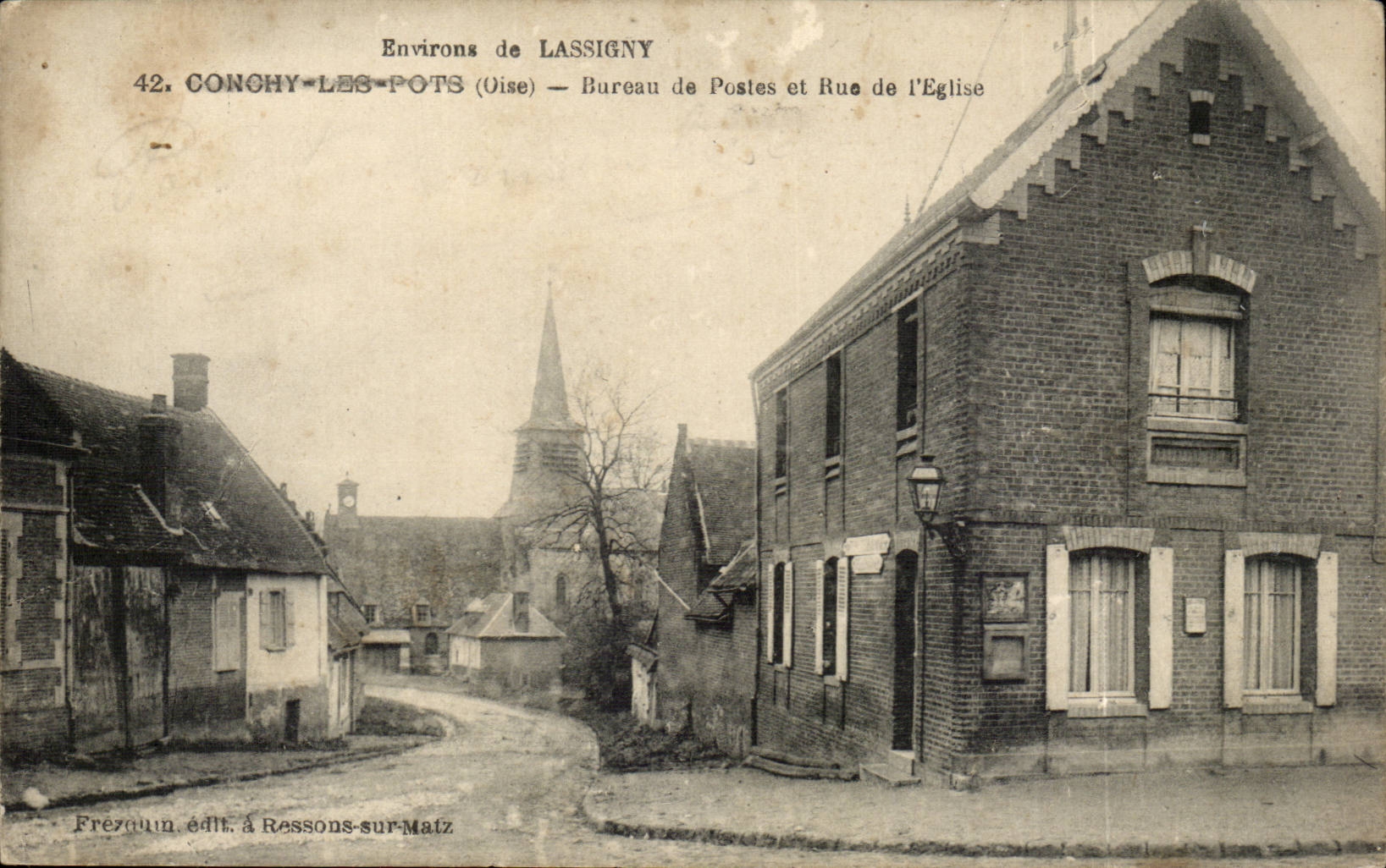 Conchy Topfe - Post und Strasse der Kirche CPA