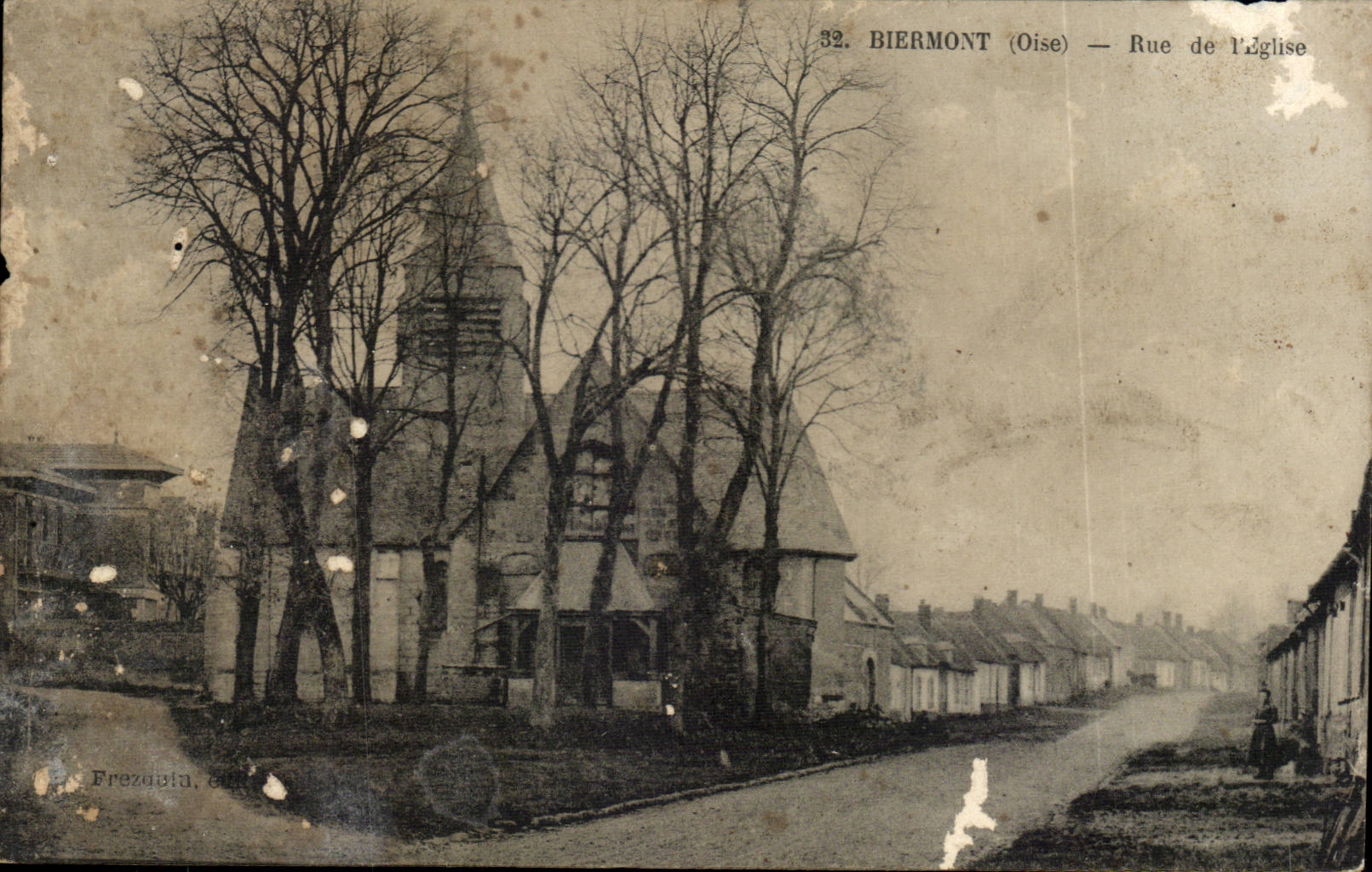 Biermont - Strasse der Kirche CPA