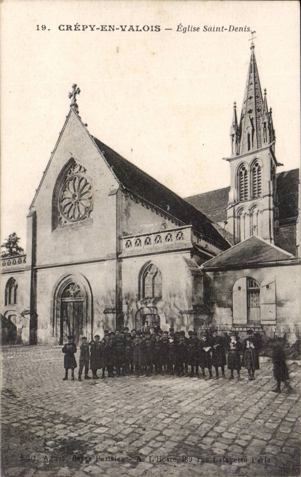 CPA Crepy in Valois Church Saint Denis Children