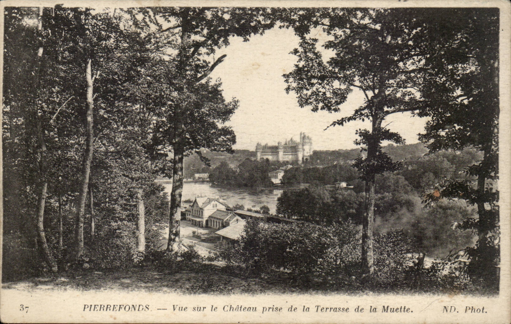 Pierrefonds CPA gesehen auf das Schloss genommen von der Terrasse der stummen Frau