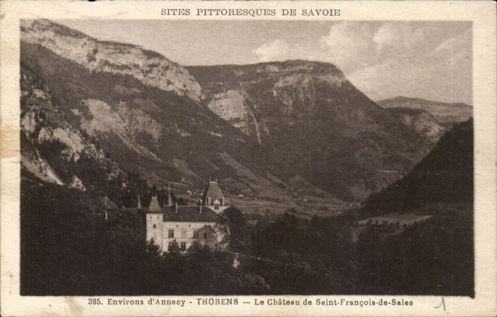 CPA Surroundings of Annecy throens the castle of Saint François the Dirty ones