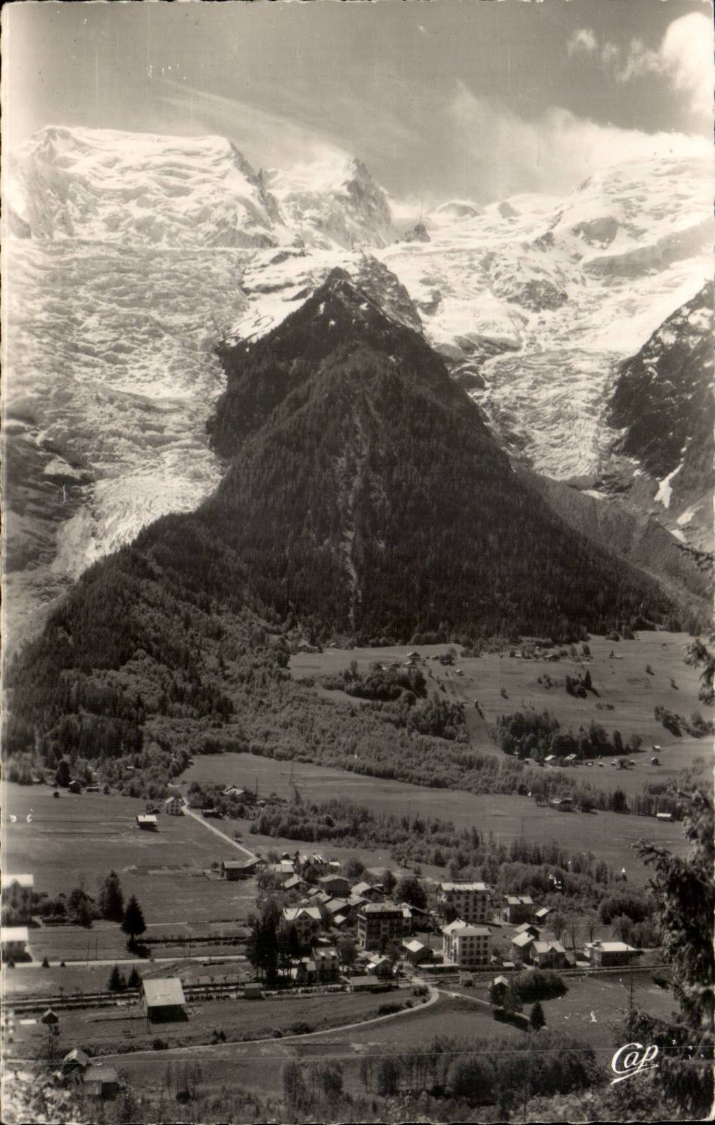 Chamonix Mont Blanc CPM Les Bossons Vue generale le mont Blanc et le glacier des Bossons