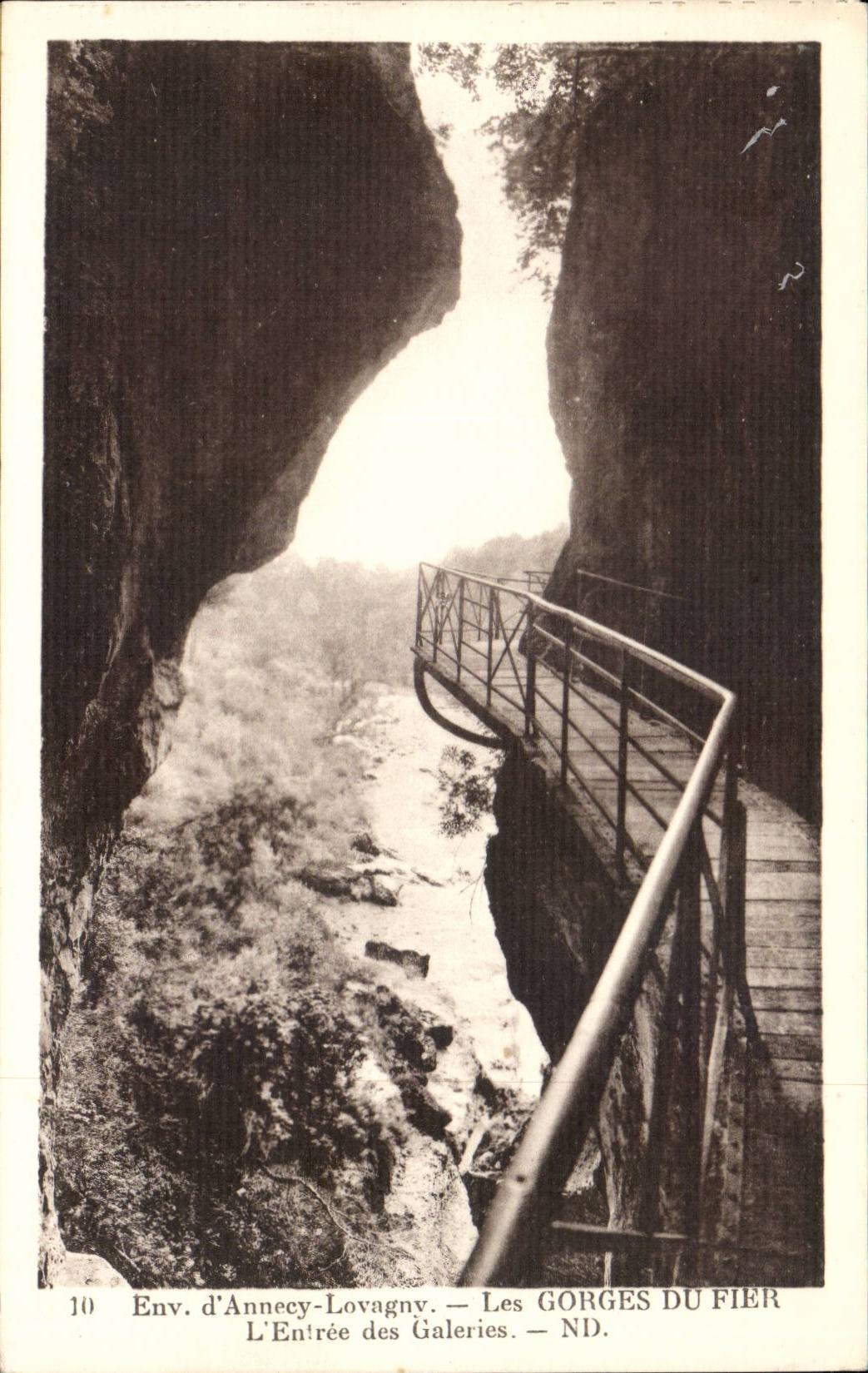 CPA Surroundings of Annecy Lovagny throats of Trusting Entering of the galleries