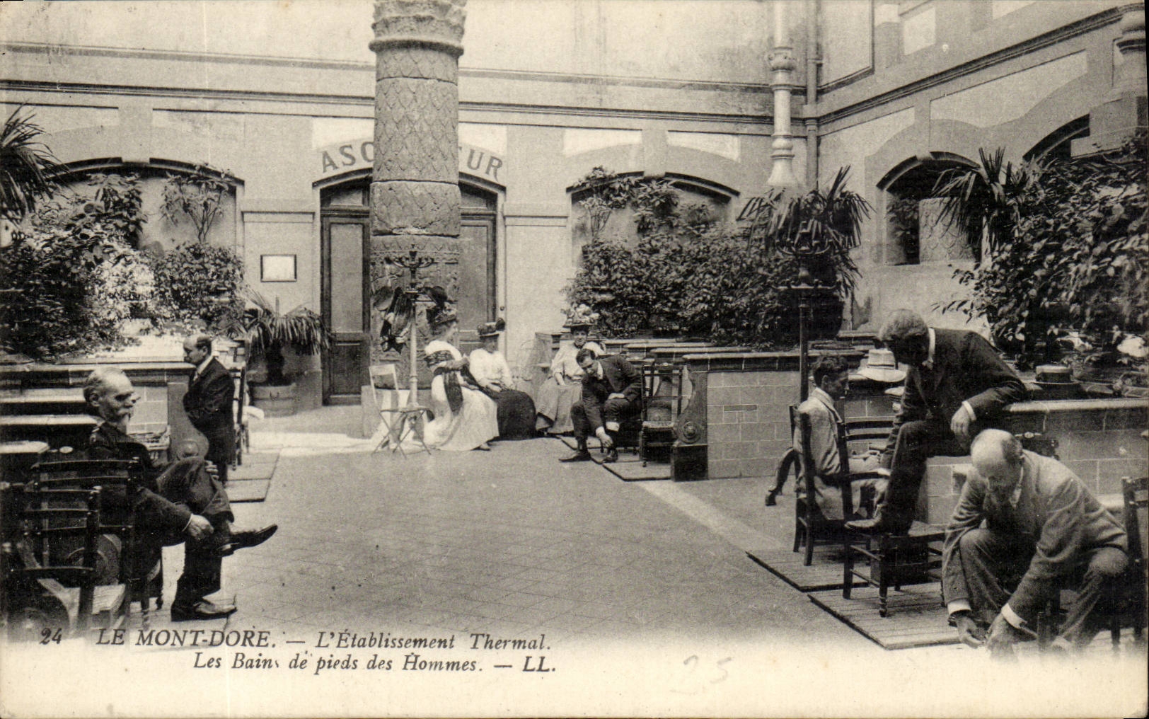 CPA the Mount Gilds Hydropathic establishment the baths of the feet of the men