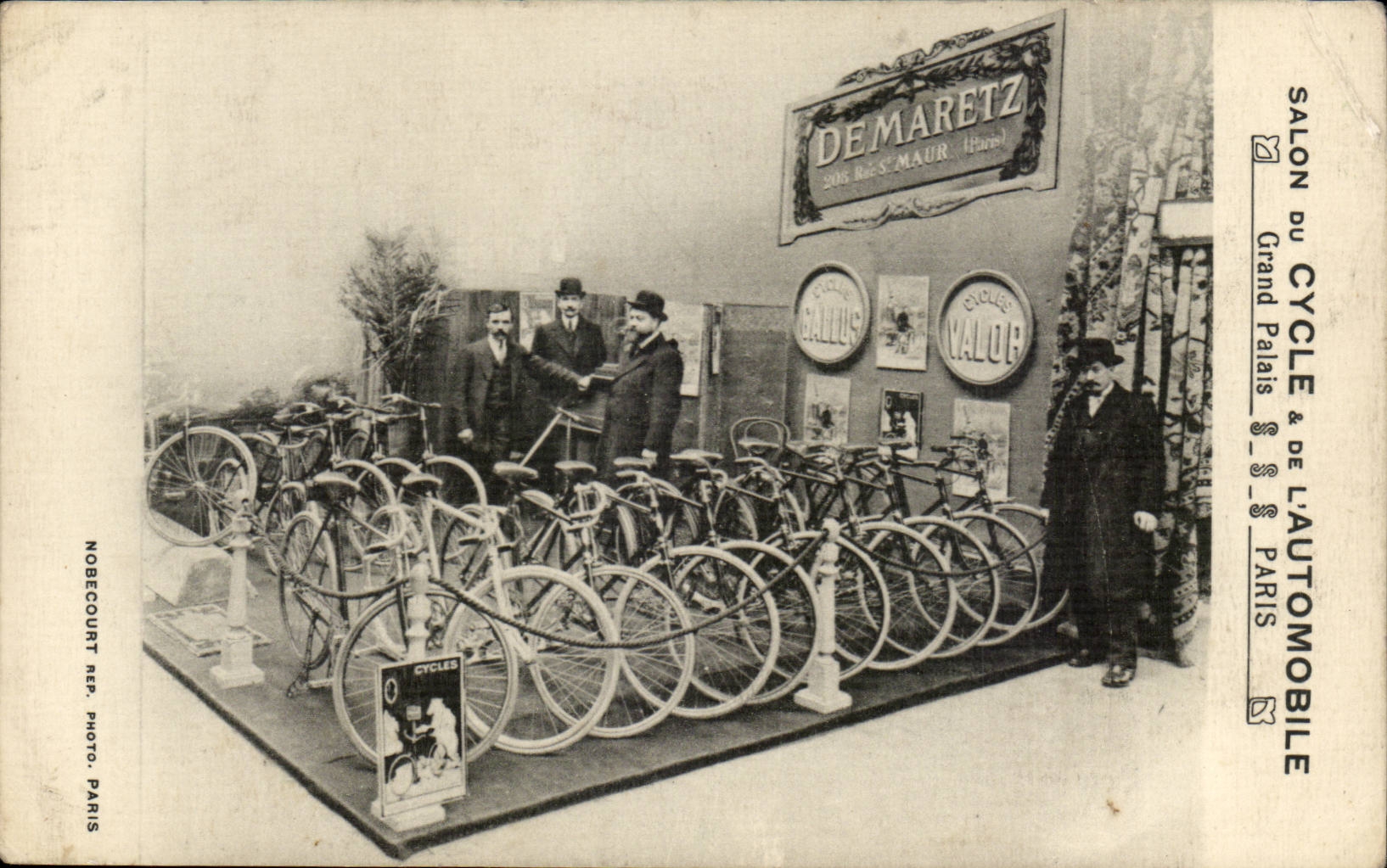 CPA Living room of the cycle and the car Grand Palais (bicycle bicycle)