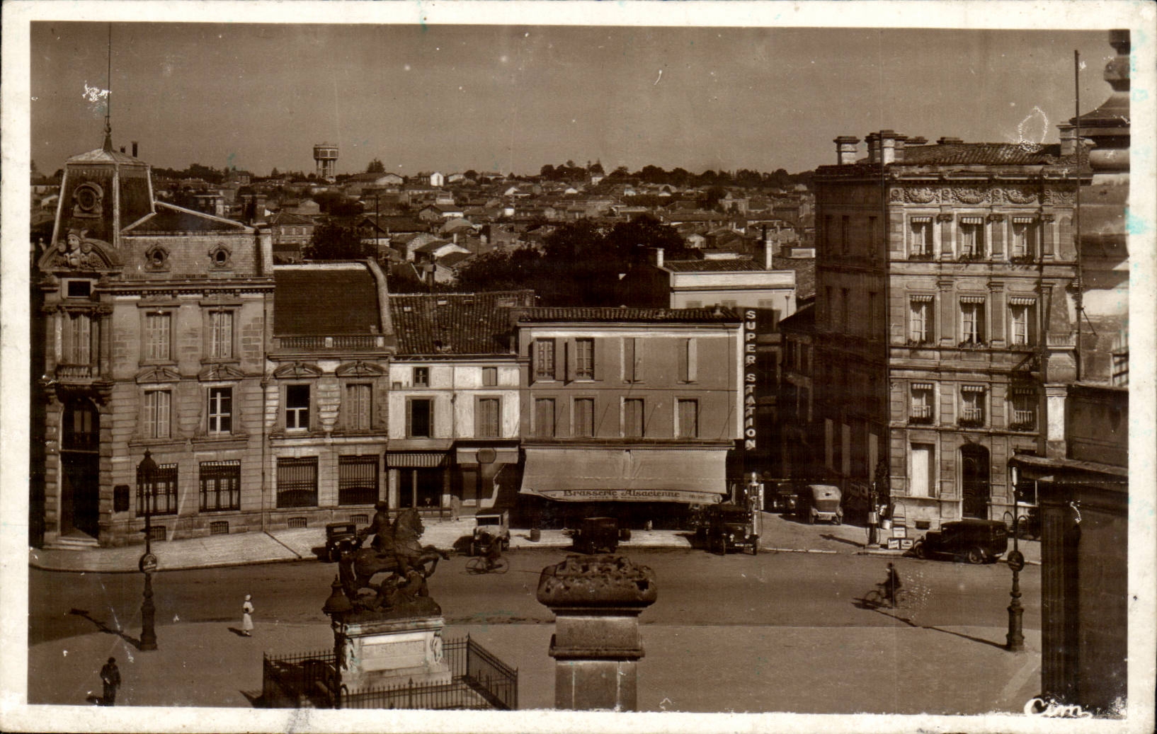 Cognac CPA Places François 1st and Cagouillet district