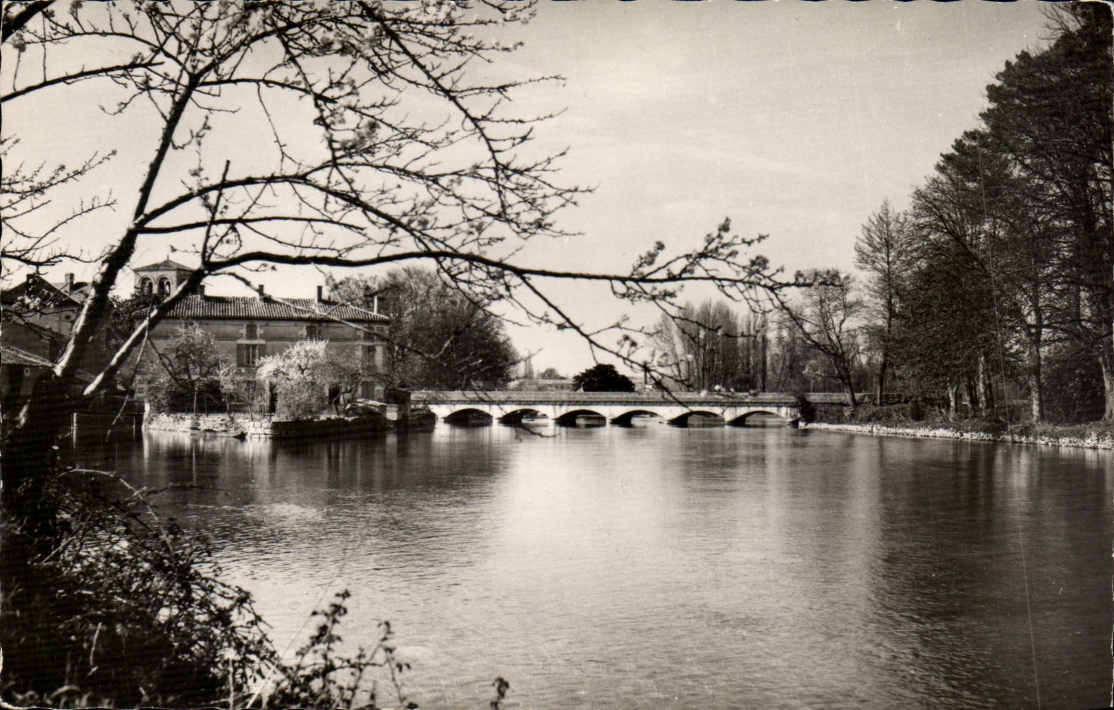 Magnac on Touvre MODERN CARD edges of Touvre and the bridge