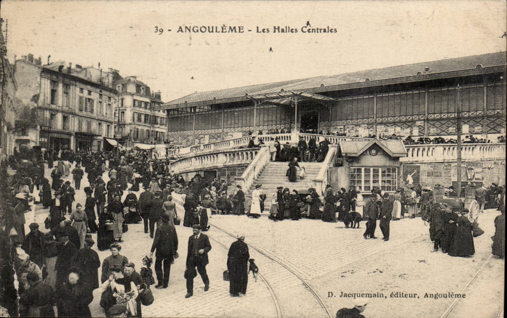 Angouleme CPA Les halles centrales TOP
