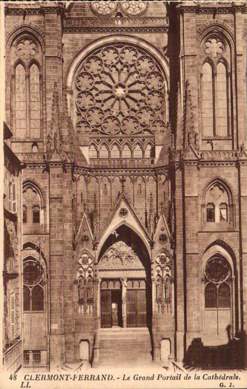 Clermont Ferrand - the Large Gate of the Cathedral - CPA