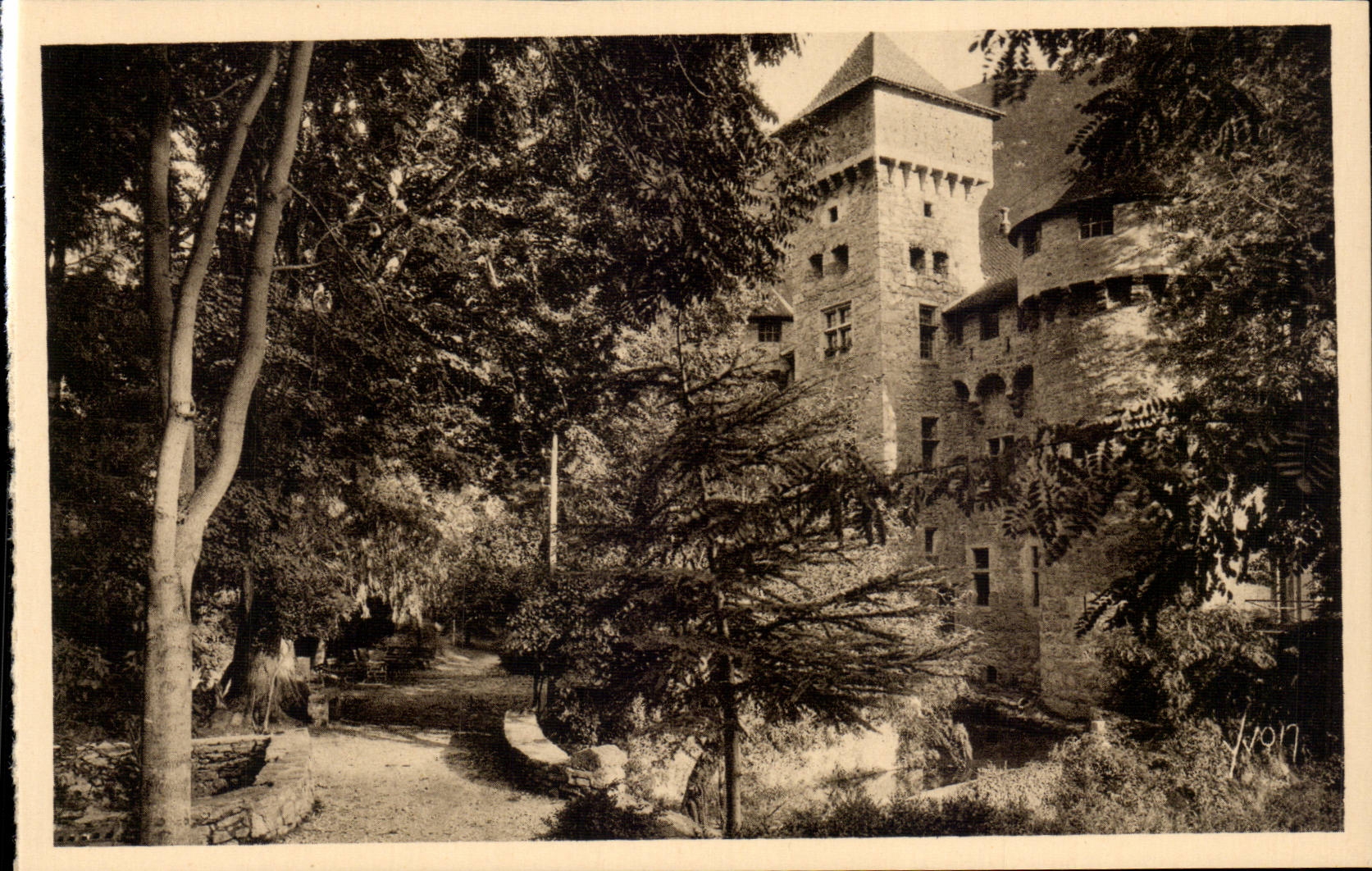Falls of the Tarn - Castle of Caze - XV century seen of the Road - CPA