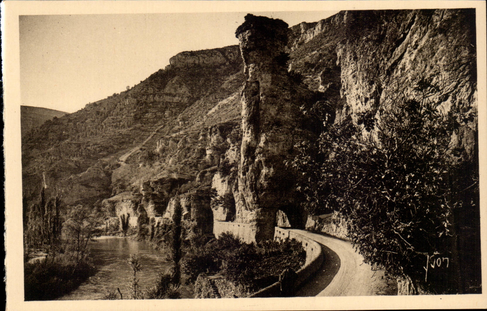 Falls of the Tarn - Pougnadoire - the Eiffel Tower - CPA