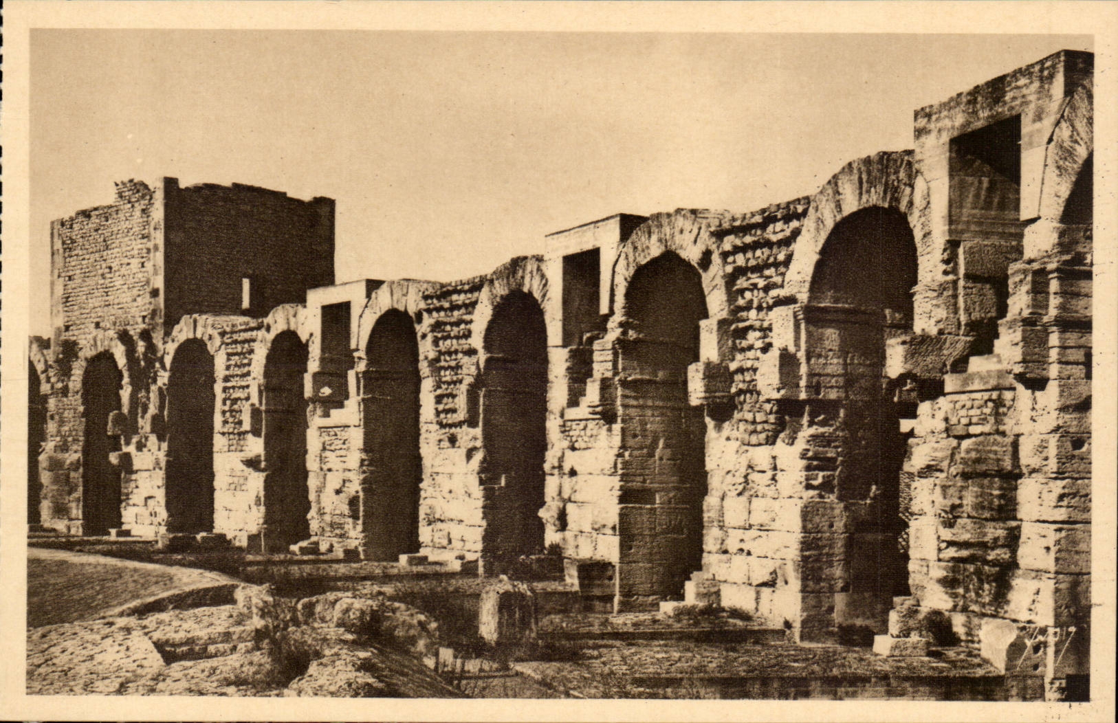 Arles - die Arena - CPA