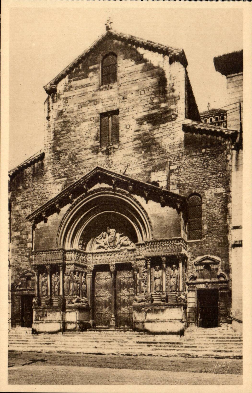 Arles - Kathedrale-Str Trophism - CPA