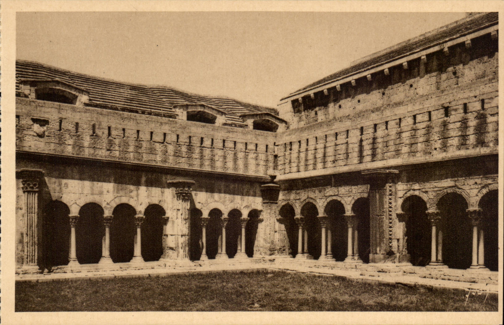 Arles - das Kloster von Str Trophime - CPA