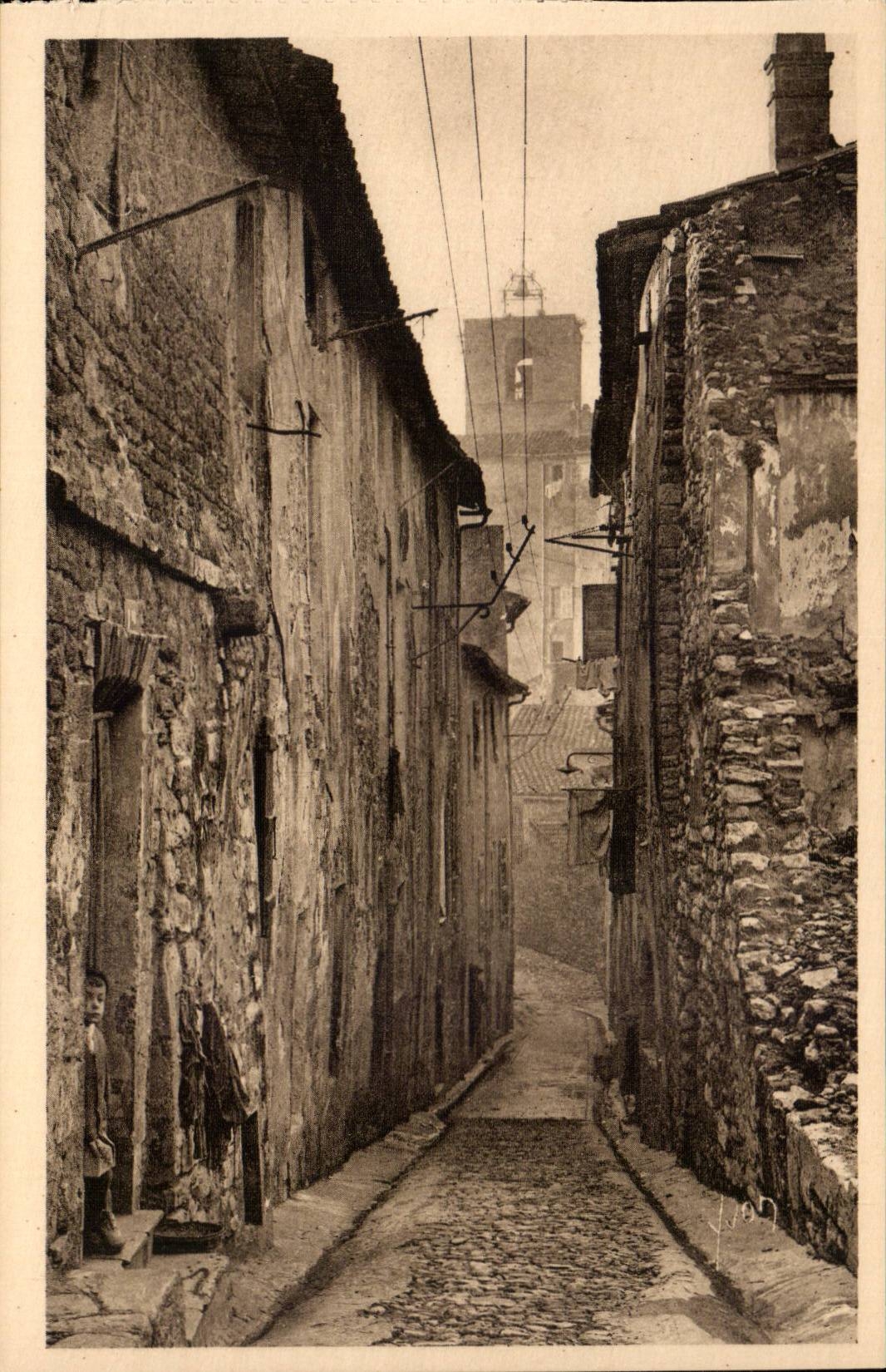 Hyeres - der Glocke-Aufsatz von Saint Paul gesehen von einer alten Strasse CPA