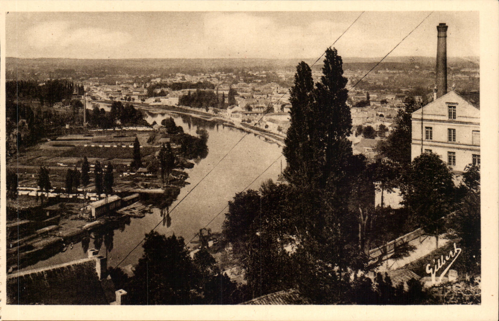 Angouleme CPA Vue sur la vallee de la Charente et le faubourg l'Houmeau