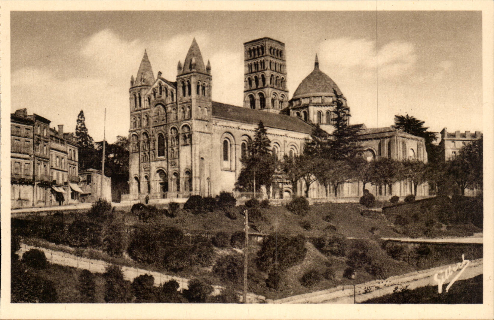 Angouleme CPA CAthedrale Saint Pierre romano byzantine 