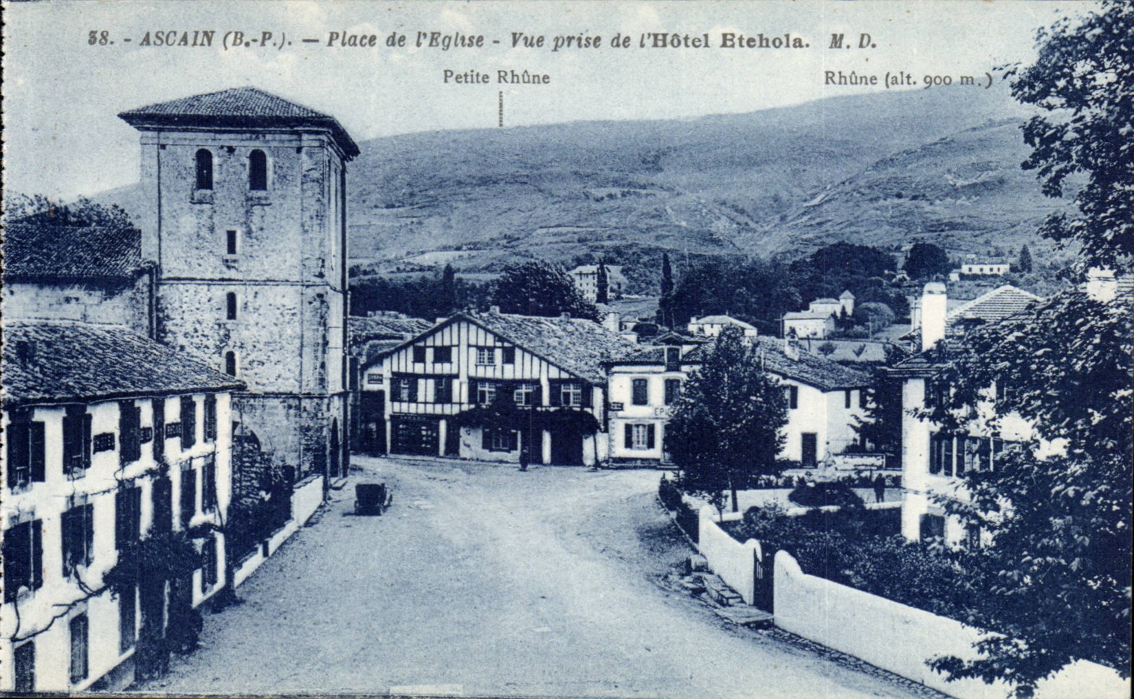 Ascain - Place of the Church - Seen from of the Etehola Hotel - CPA