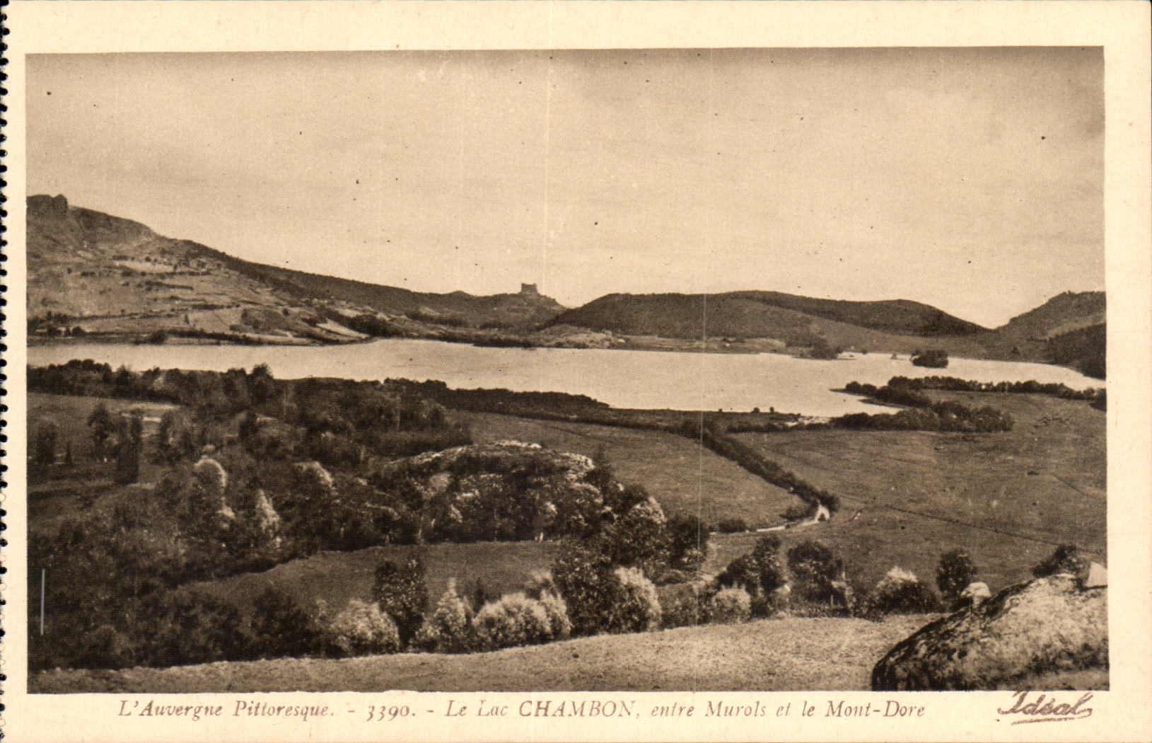 Auvergne - Lake Chambon between Murols and the Mount Gilds - CPA