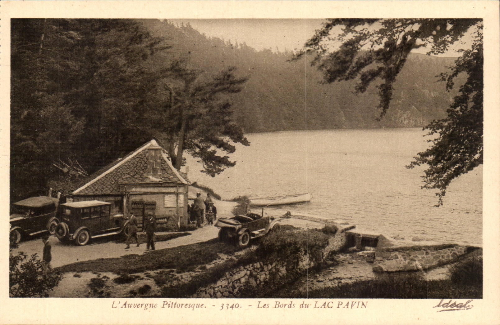 Edges of the Lake Pavin - CPA