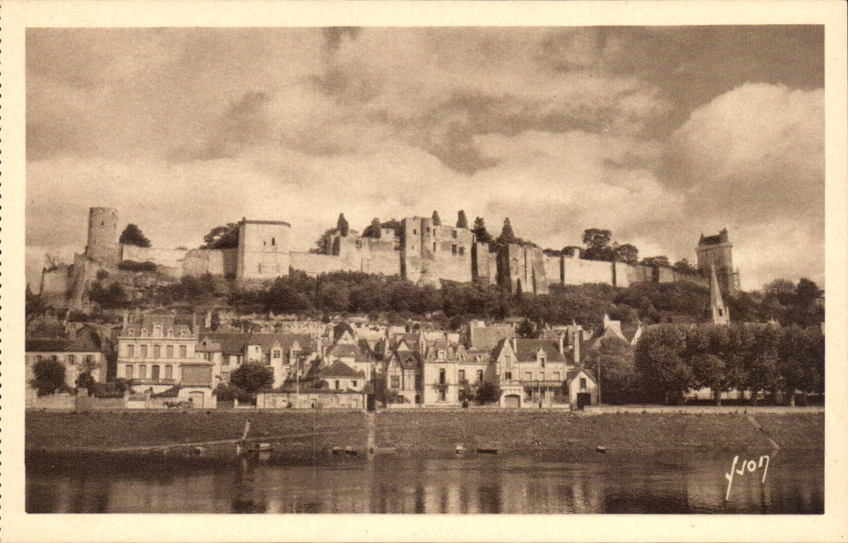 Chinon - Loire ch4ateau CPA