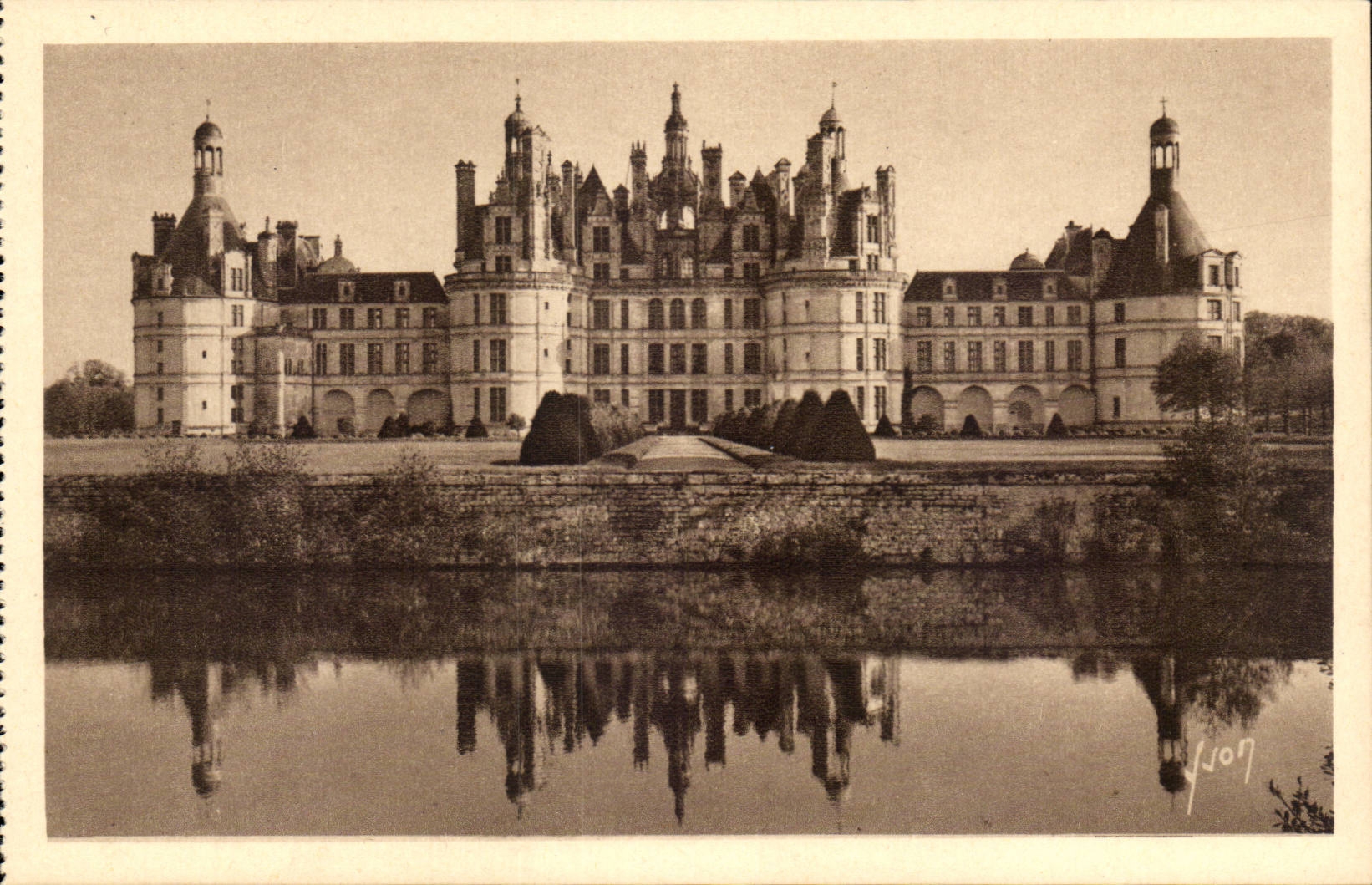 Chambord - Le Chateau CPA 