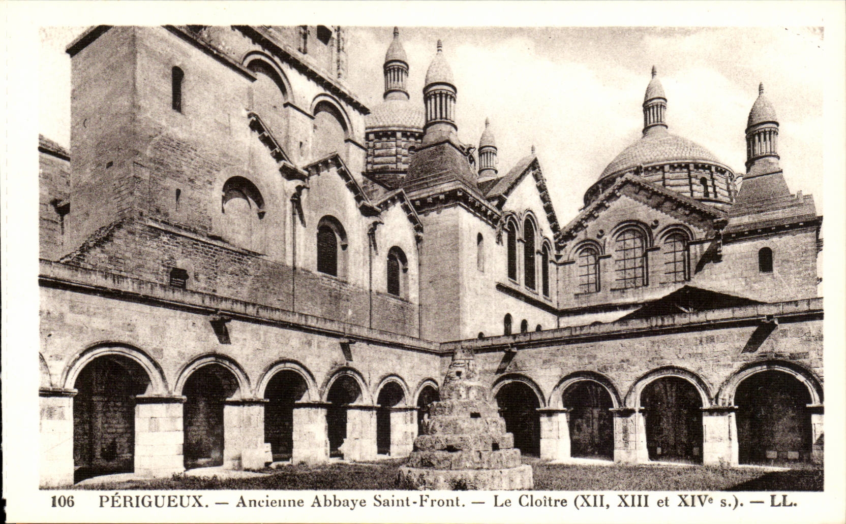 Perigueux CPA Old abbey Saint Face the cloister