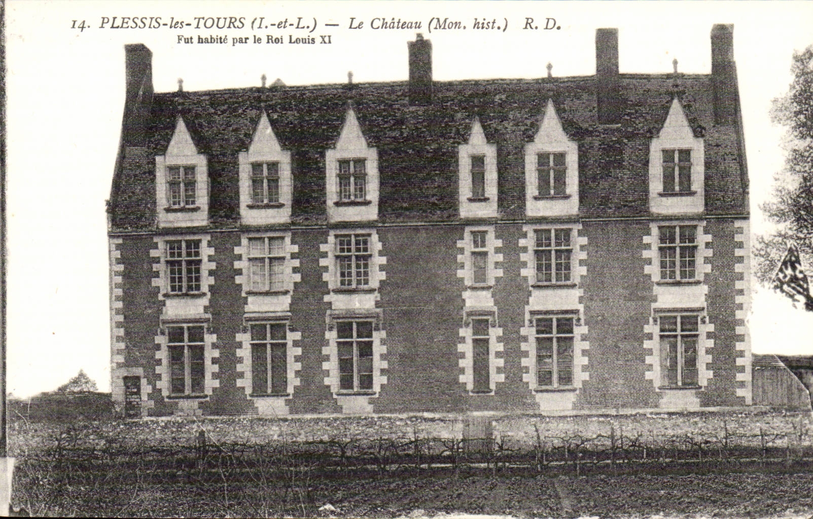 Plessis les Tours CPA Le chateau