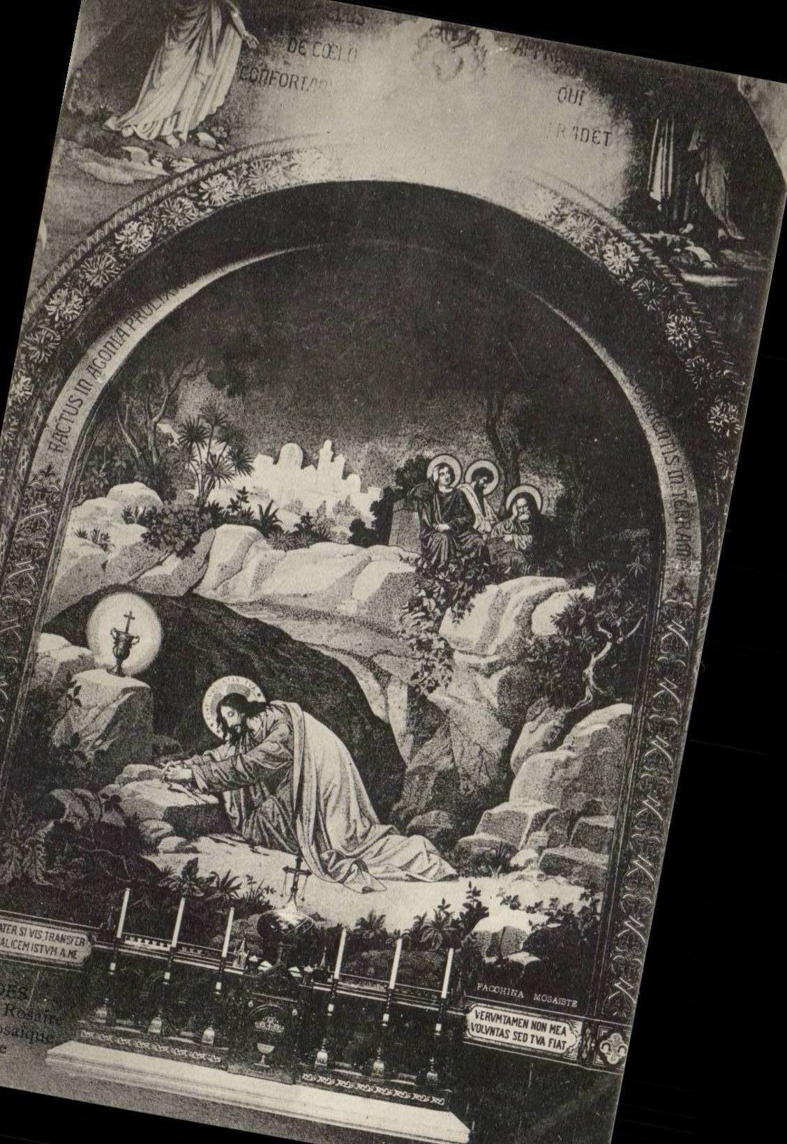 CPA Lourdes Interieur du rosaire Autel en mosaique l'agonie