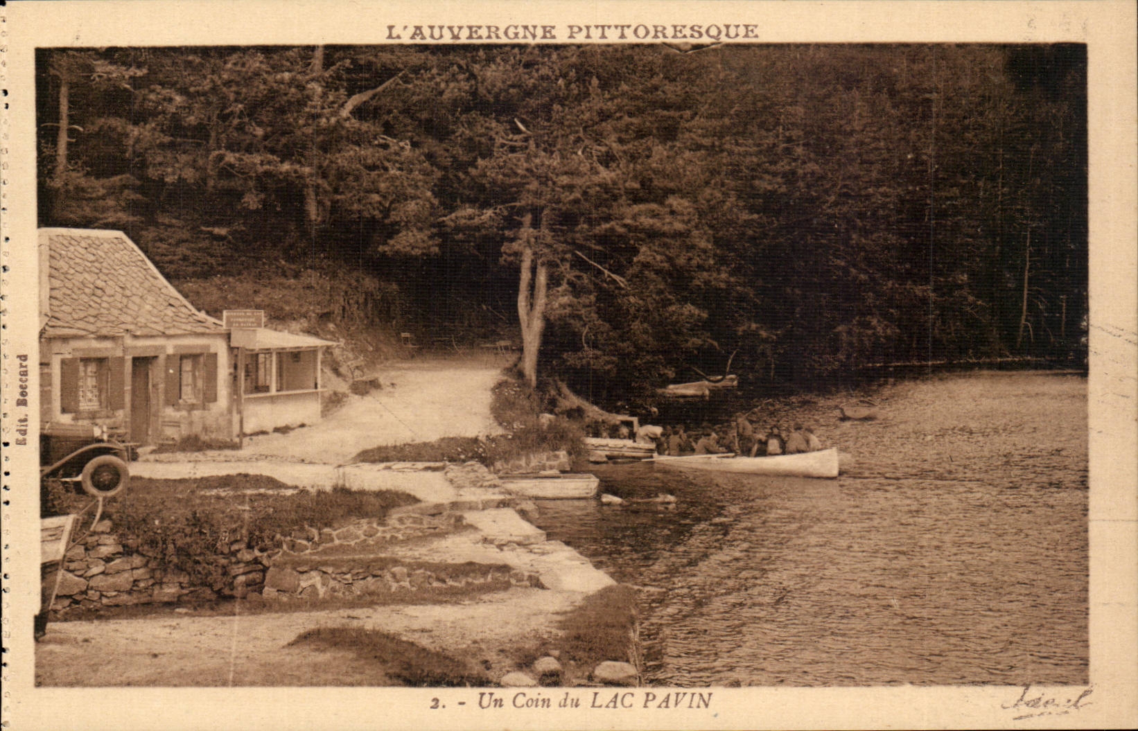 CPA Auvergne a corner of the lake Pavin