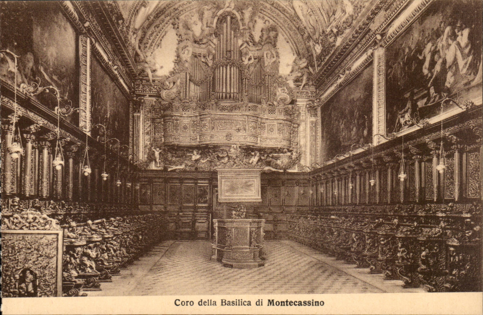 Italy Italia Badia di Montecassino CPA Coro beyond basilica di Montecassino