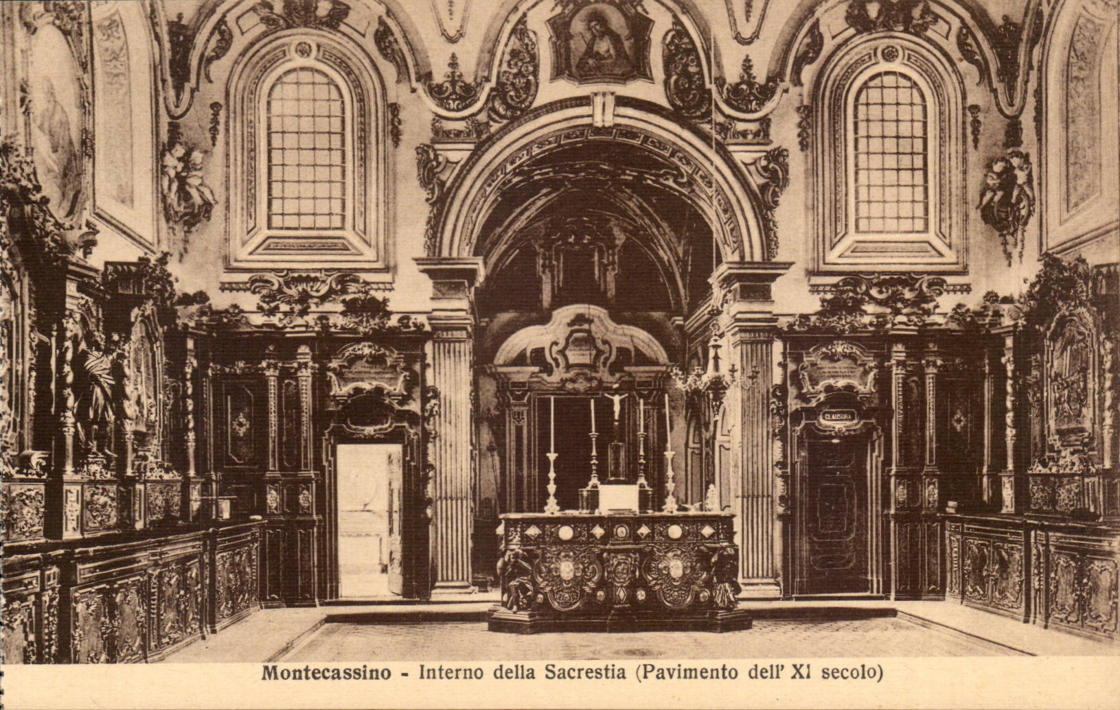 Italy Italia Badia di Montecassino CPA Interno beyond screstia (pavimento LED 11 secolo)