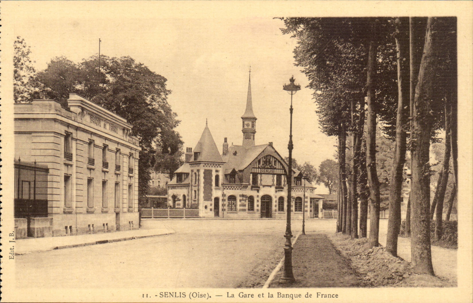 Senlis CPA Train station and the bank of France