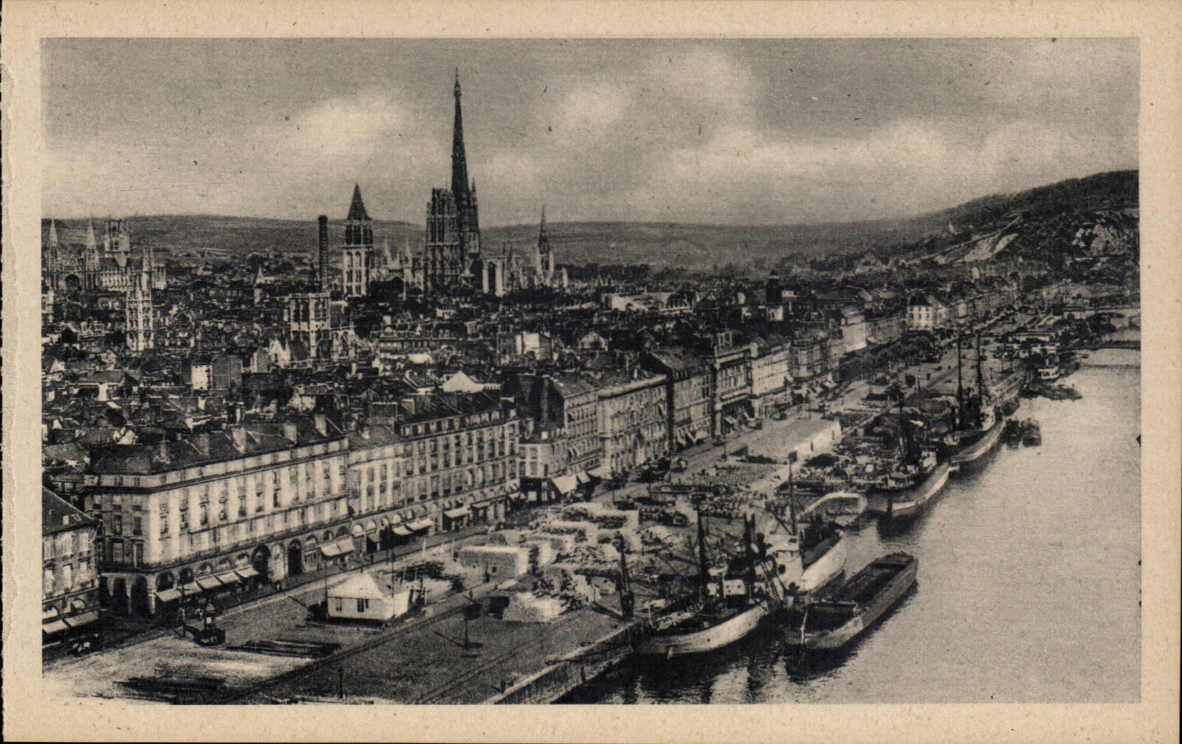 Rouen CPA quays Seen from of the transporter
