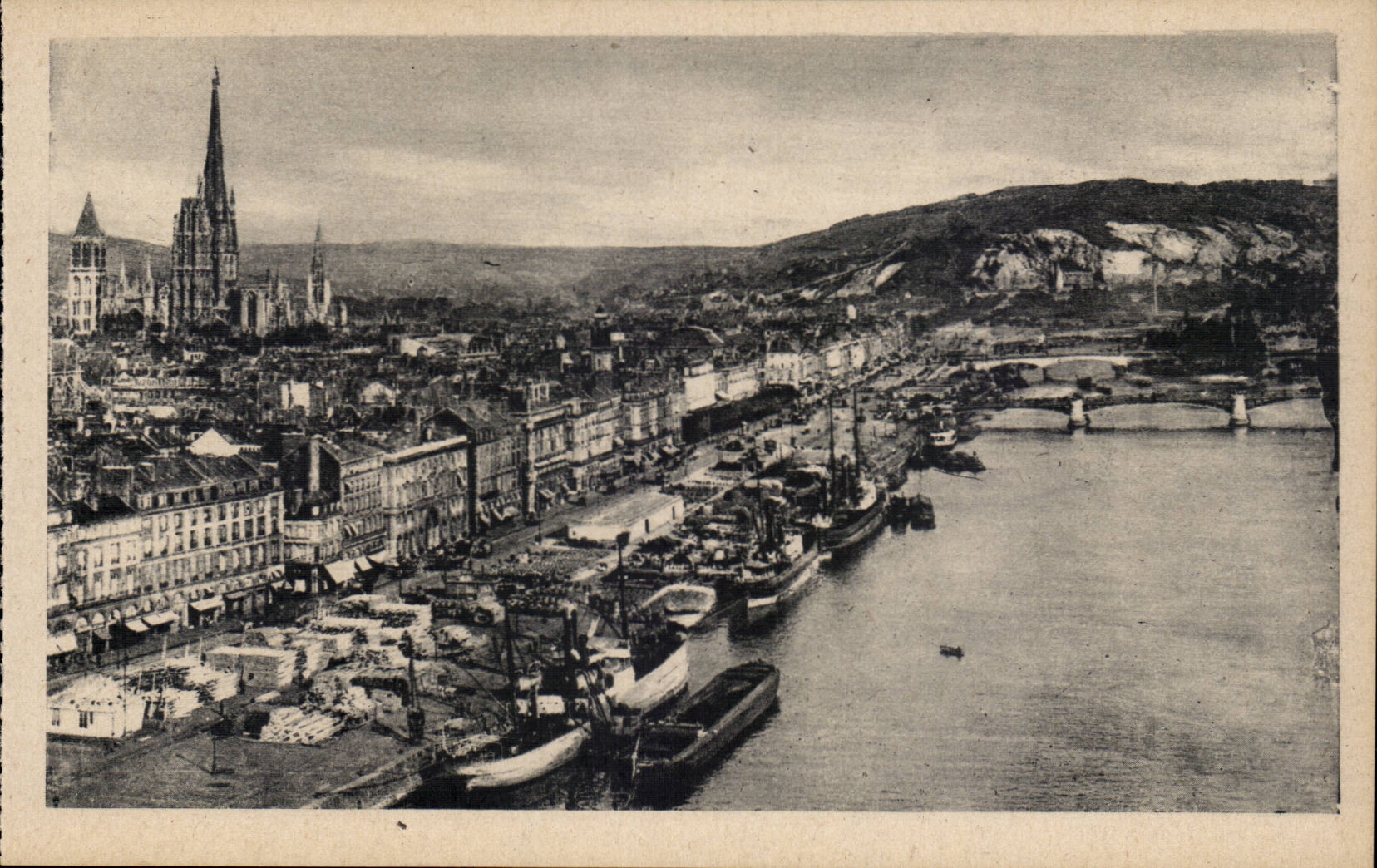 Rouen CPA quays Seen from of the transporter