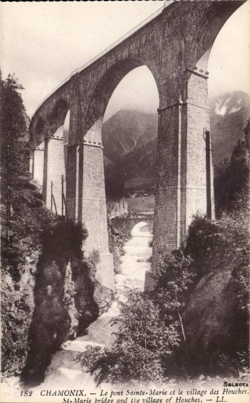 Chamonix CPA Le pont Sainte Marie et le village des Houches