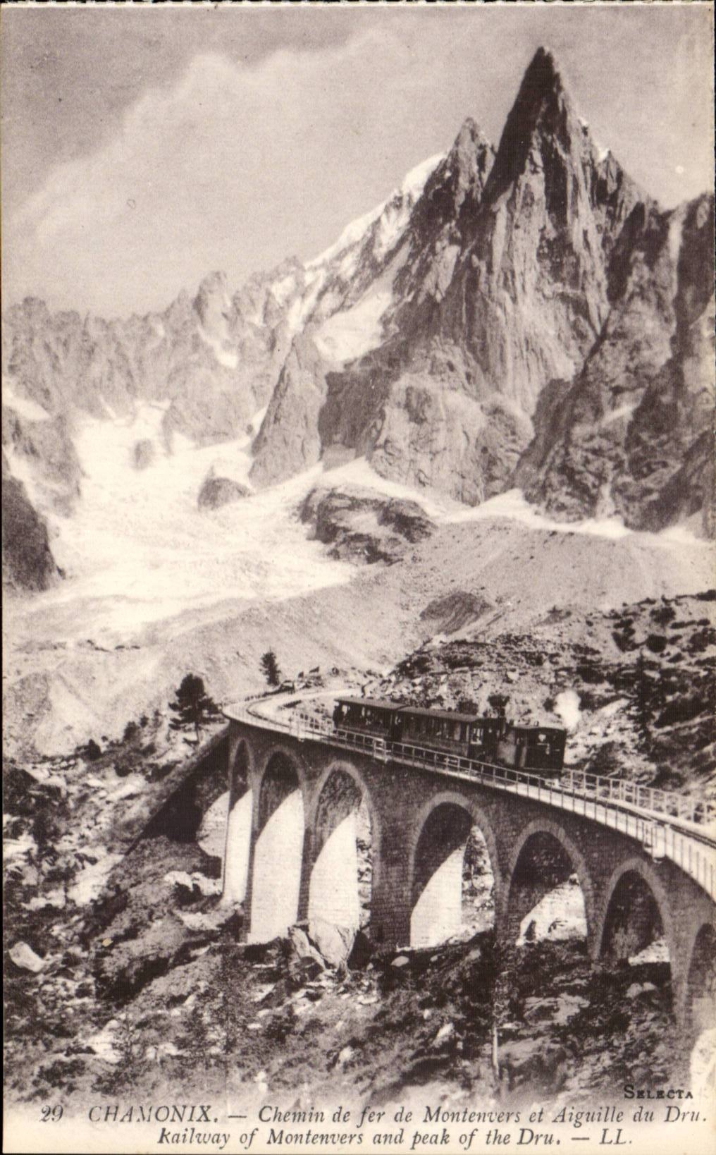 Chamonix CPA Chemin de fer de Montenvers et aiguille du Dru
