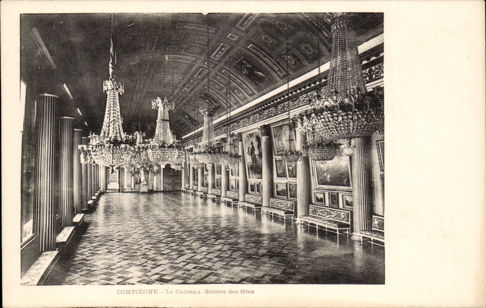 CPA Compiegne die Schloss Galerie der Festivals