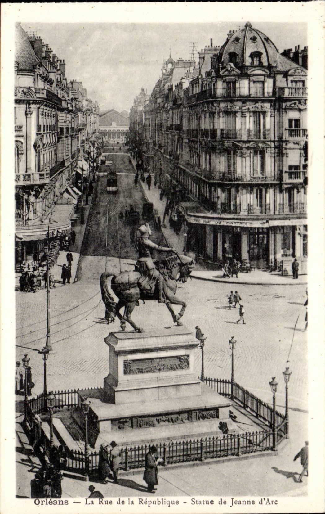 CPA Orleans Street of the Republic Statue of Jeanne of arc