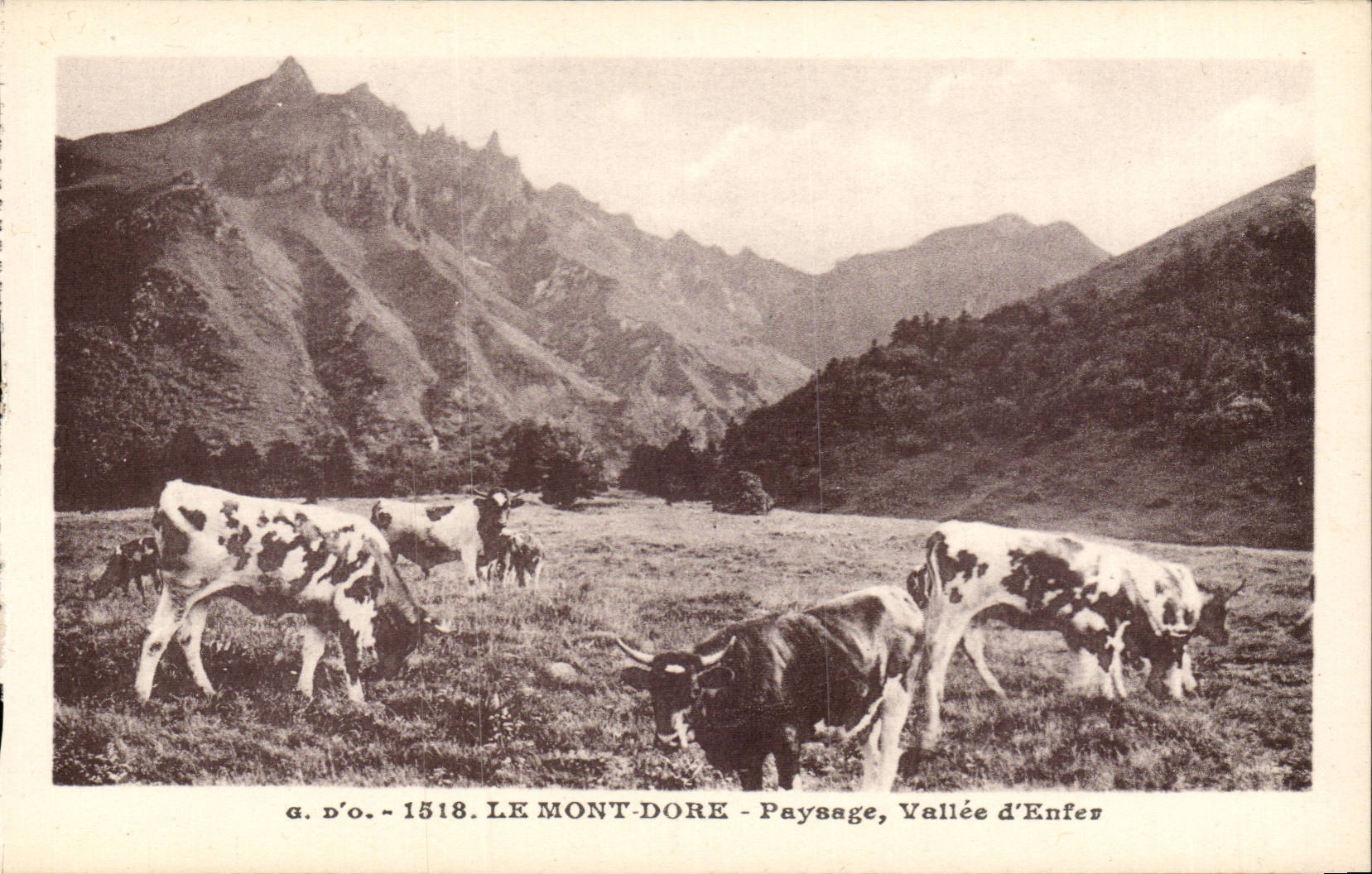 CPA the mount Gilds Landscape Valley of hell (cows)