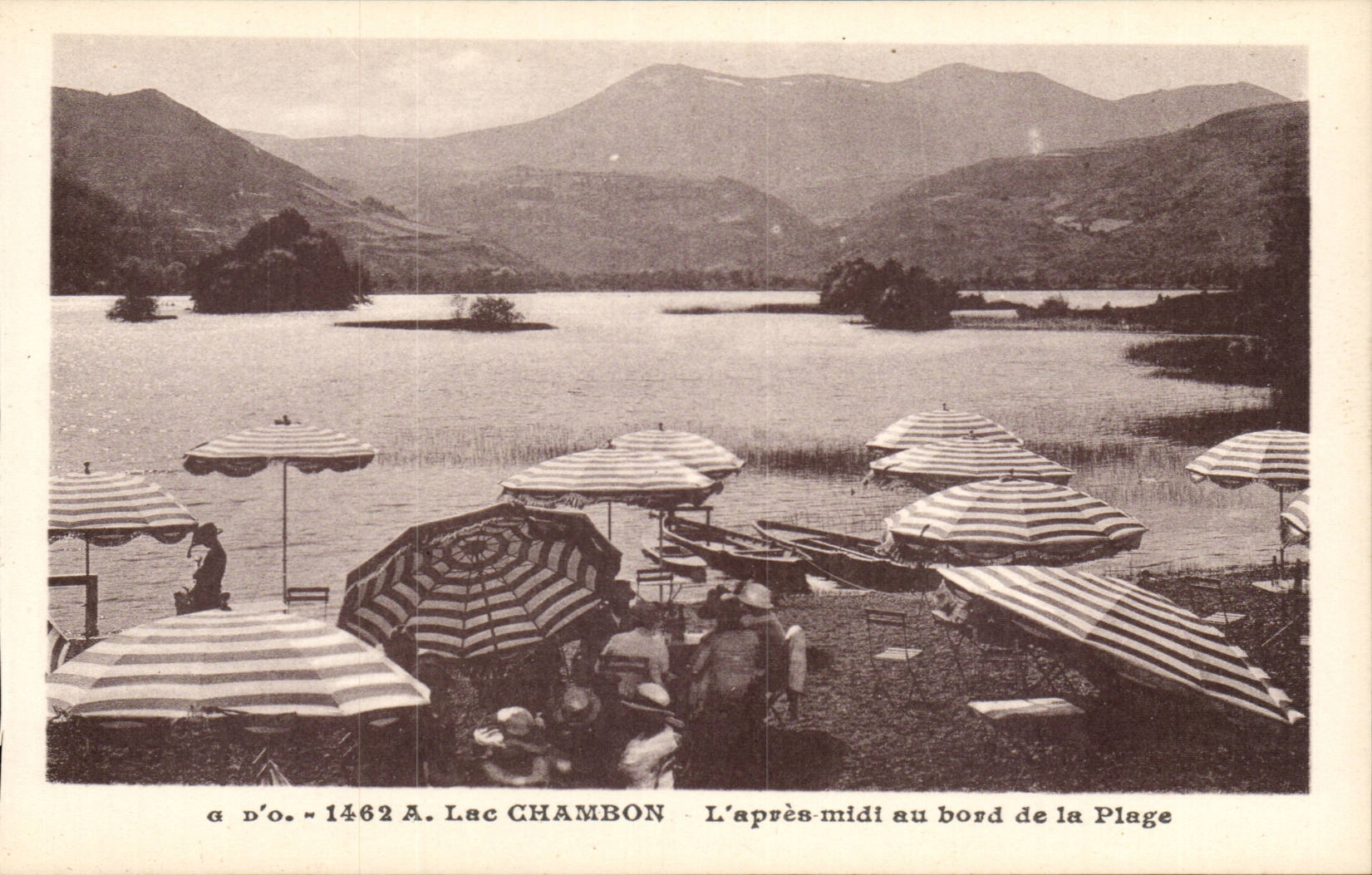 CPA Chambon after midday at the edge of the beach