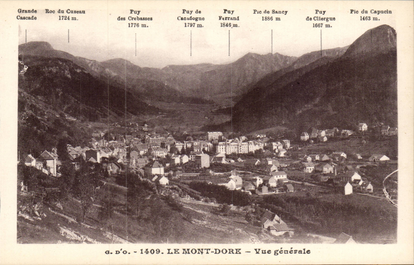 CPA Auvergne the Mount Gilds View